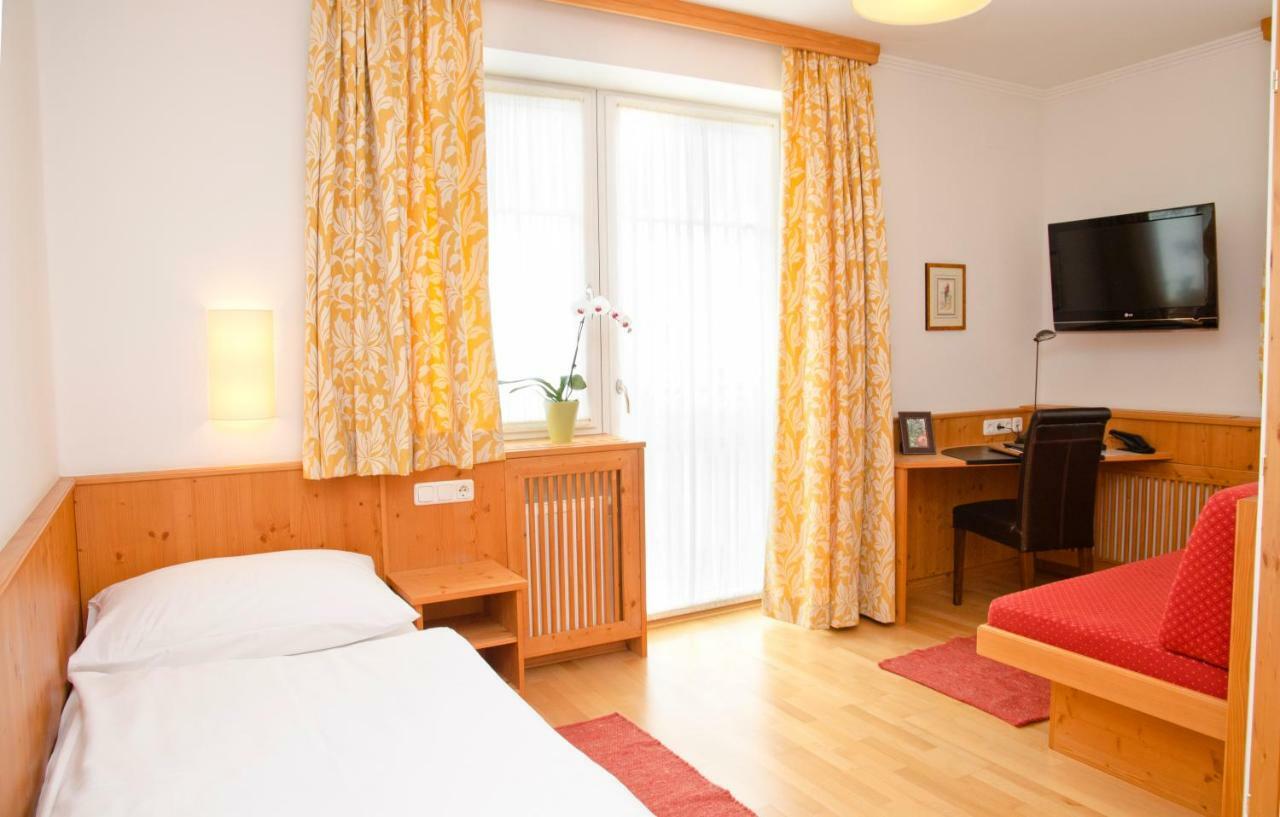 Hotel Gasthof Koenig Kremsmünster Dış mekan fotoğraf